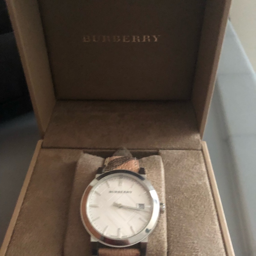 ❌FINAL PRICE DROP❌ 100% Authentic Burberry watch